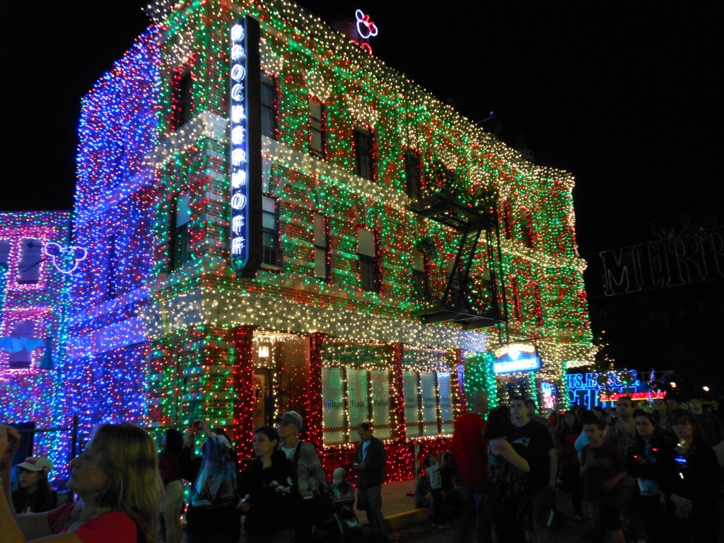 Osborne Christmas Lights 2022 Is Sunset Seasons Greetings A Worthy Replacement For The Osborne Family  Lights? - Coaster101