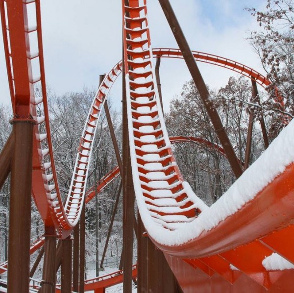 holiday-world-snow-1