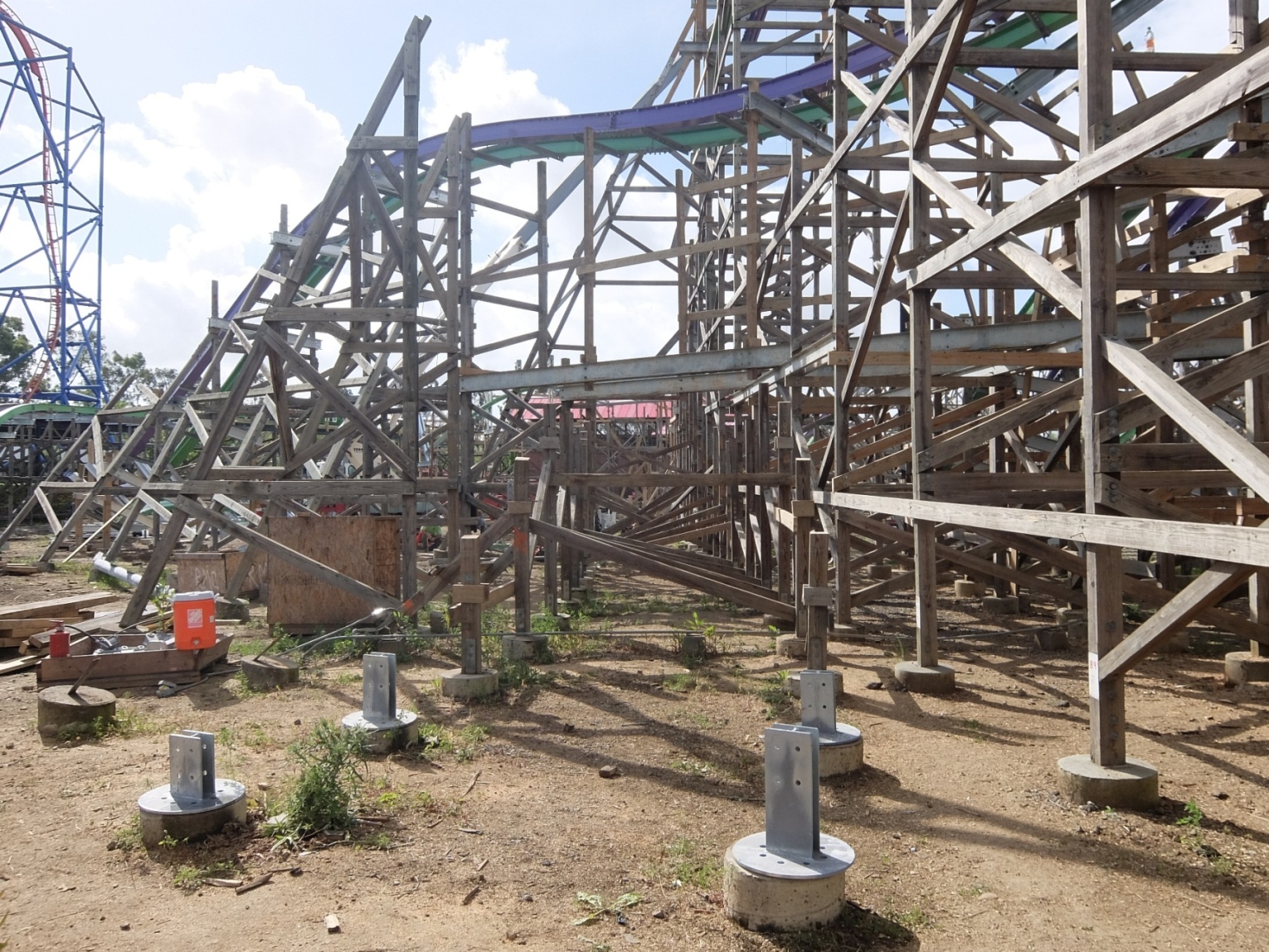 The zero-G roll under the camelback is one of the last elements left to be constructed.