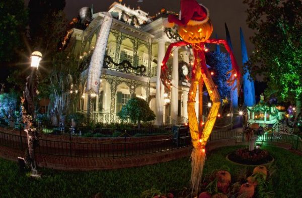 My favorite Disneyland Halloween attraction, the Holiday Haunted Mansion, is back as always..