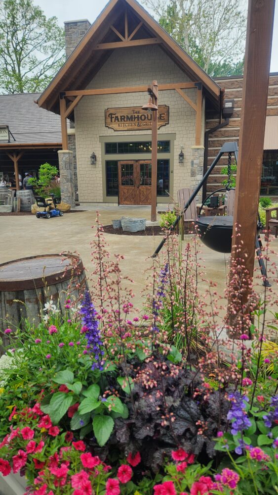 farmhouse kitchen and grill at cedar point