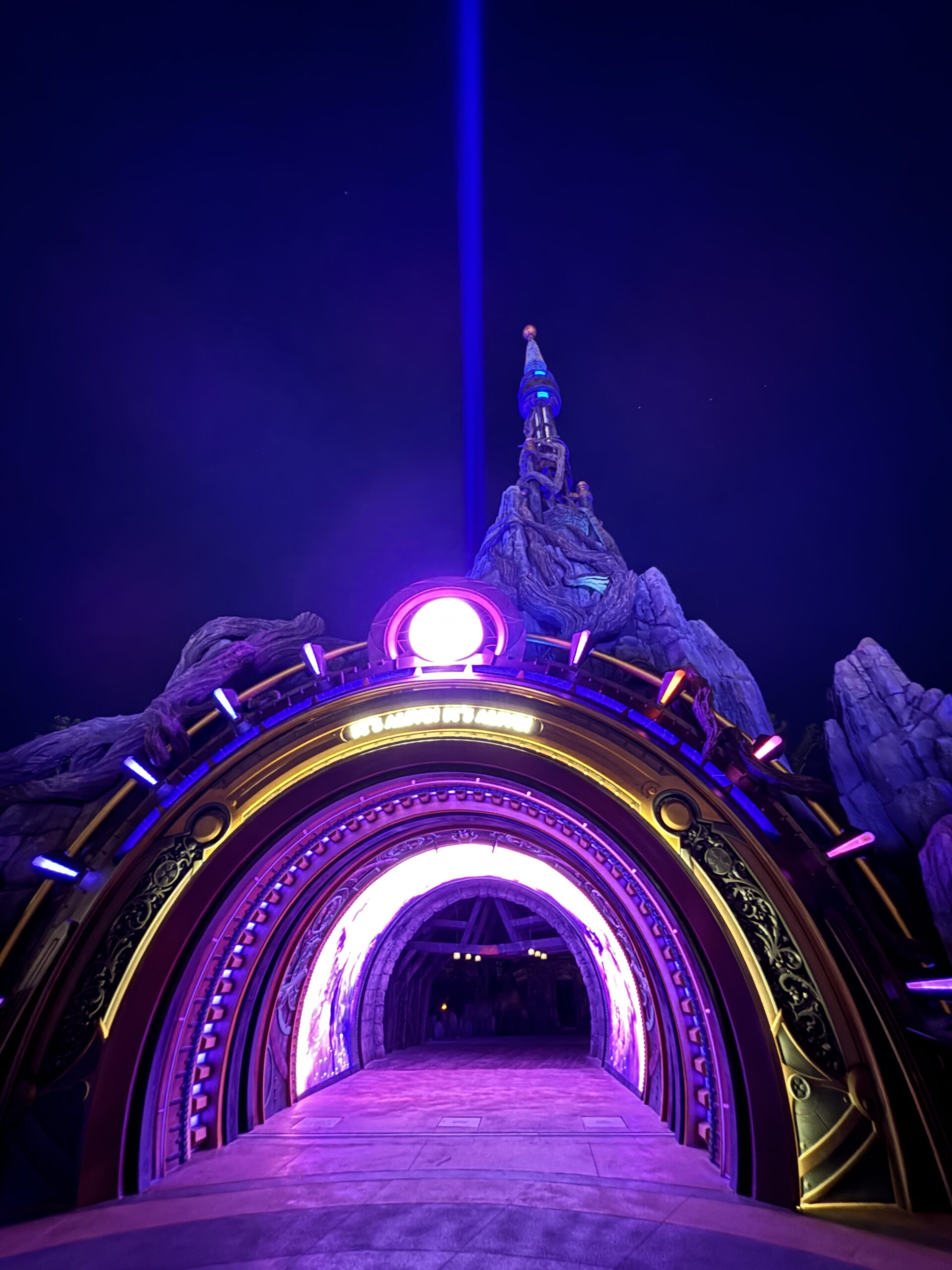 ウンダーベルグ　ディスプレイ Review: Dark Universe at Epic Universe - Coaster101