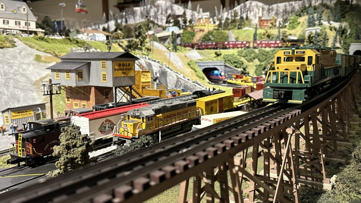 大型 幌馬車 オブジェ ウエスタン カントリー 木製 ディスプレイ アメリカン Rocky Springs Carousel: Historic Dollywood Attraction to be Reborn
