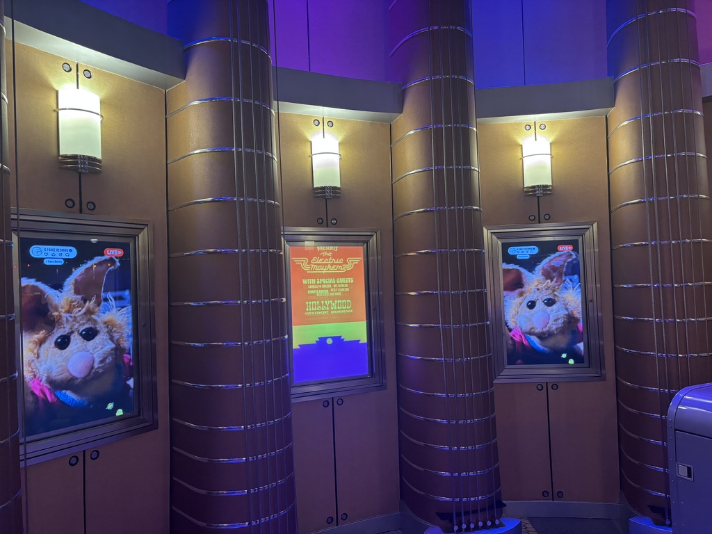 Review: Rock 'n' Roller Coaster Starring The Muppets - Coaster101